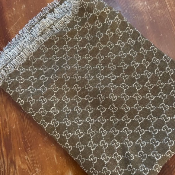 Gucci Scarf - Picture 1 of 3